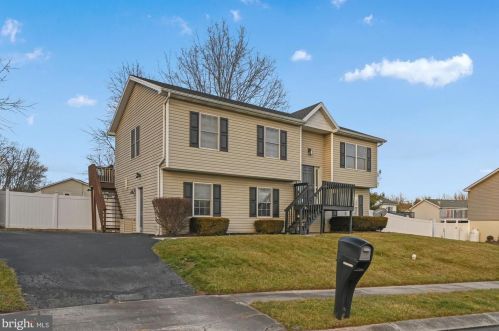 25 Susquehannock Dr, York Haven, PA