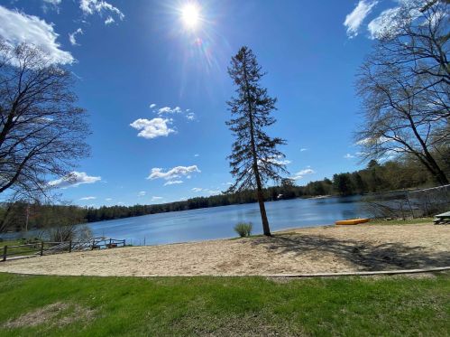 40 Emerald Dr, Hillsboro NH  03244-5021 exterior