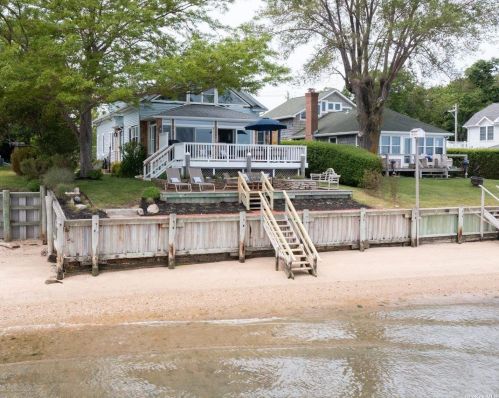 2905 Bay Shore Rd, Greenport, NY 11944-2730