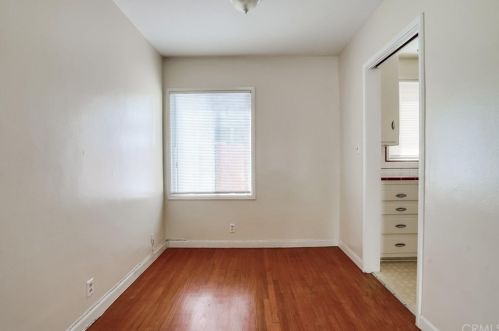 70 Roycroft Ave, Long Beach CA  90814-1822 exterior