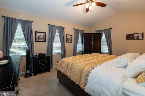 20 Deep Holw Ln, Lancaster PA  17603-7416 exterior