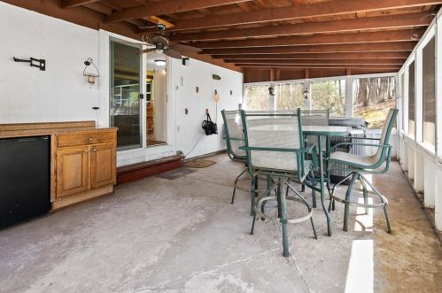 6 Happy Holw Rd, Danville NH  03819-3100 exterior