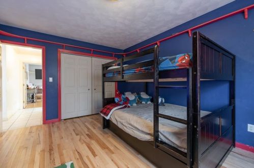 335 Albion Rd, Lincoln RI  02865-4240 exterior