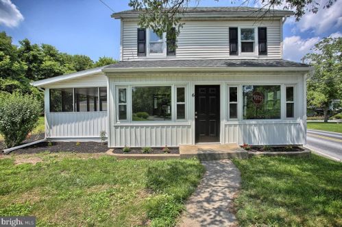 6 Woodland Ave, Swatara, PA 17033-2156