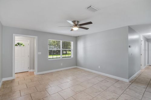 706 Wisconsin Ave, Orange City, FL 32763-3721