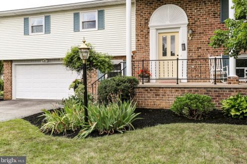 2123 Circle Rd, Carlisle, PA 17013-1005