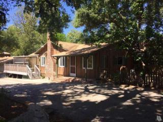 6133 Chesebro Rd, Calabasas CA  91301-1833 exterior