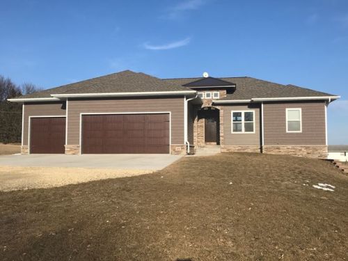 105 Timmerman Dr, Denver, IA 50622-1096