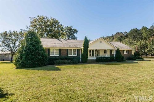 3901 Swift Creek Rd, Smithfield, NC 27577-8230