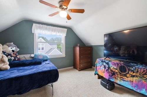 236 Maryland Dr, Glenshaw PA  15116-1724 exterior