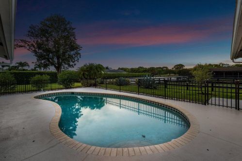 2904 Appaloosa Trl, West Palm Beach FL  33414-7639 exterior