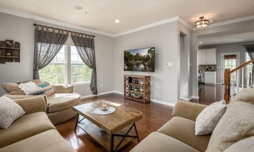 1001 Grey Fox Cir, Bridgeville PA  15017-3812 exterior