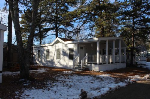 5 Seminole Ln, Freedom, NH 03836-5351