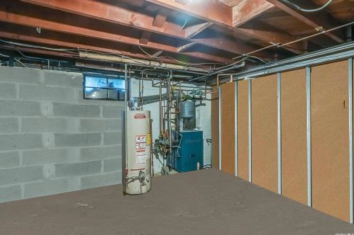 309 12th St, Babylon NY  11704-3106 exterior