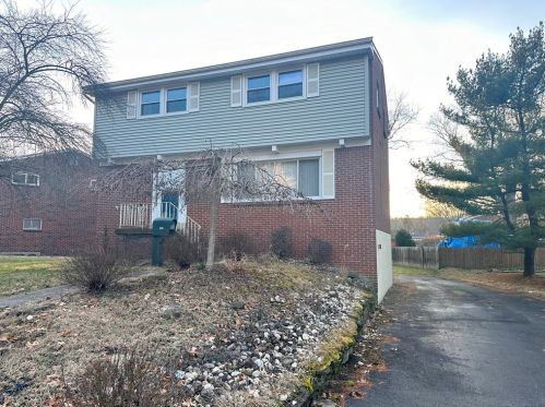 375 Lime Oak Dr, Pittsburgh, PA 15235-3549