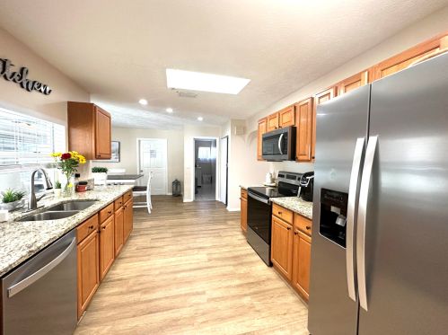 2062 Floresta Dr, Fort Pierce FL  34984-4706 exterior