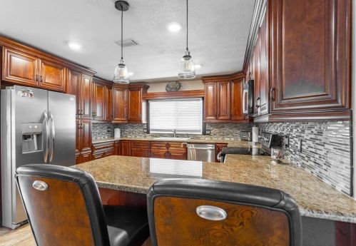 707 Shore Dr, Oldsmar FL  34677-4305 exterior