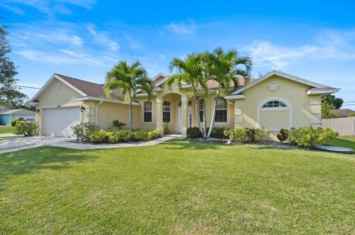 1097 Estaugh Ave, Fort Pierce, FL 34953-1808