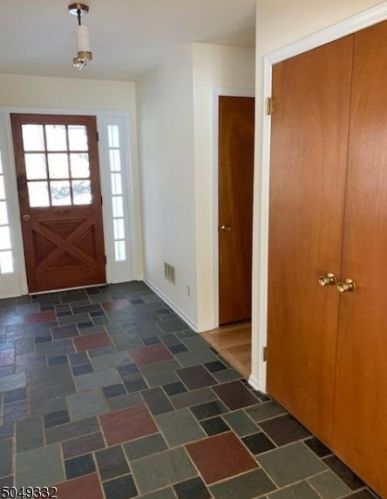 132 Mountainview Rd, Warren, NJ 07059-5023