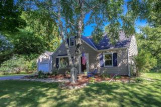 16860 Judith Ln, Brookfield, WI 53005-6318