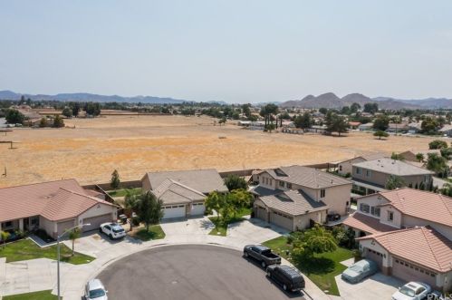 334 Percheron Ct, San Jacinto CA  92582-3231 exterior