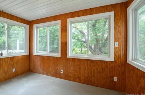 54 Henry St, Waterbury CT  06708-2608 exterior
