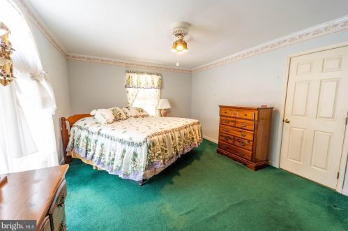 20 Gideon Ln, Falling Waters WV exterior