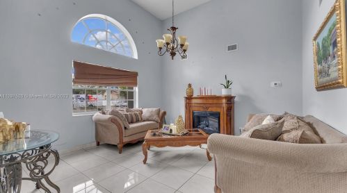 925 202nd Ave, Hollywood FL  33029-3442 exterior