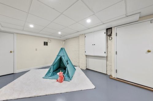 35 Russell St, Boston MA 02114-3901 exterior