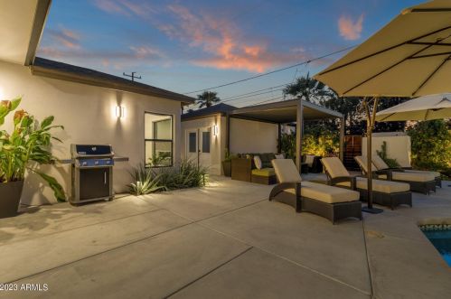 1812 11th Ave, Phoenix AZ  85007-1714 exterior