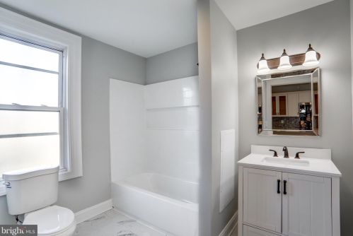 15 Beechwood Ave, Camden NJ  08107-1318 exterior