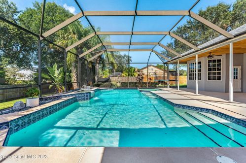 816 Brookstone Dr, Merritt Island FL  32952-4141 exterior