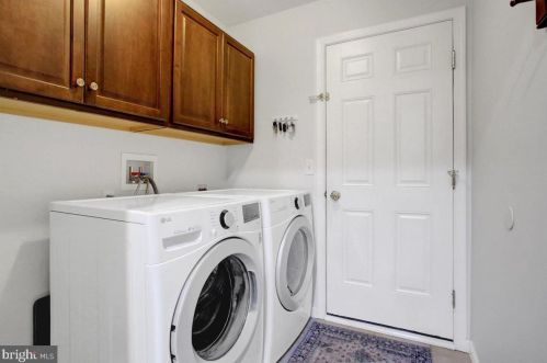 1816 Serene Way, Lancaster PA  17602-7001 exterior