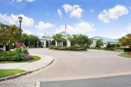 204 Carriage Ln, Hicksville NY  11803-1535 exterior