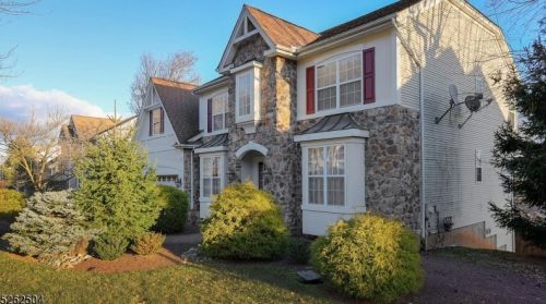 225 End Ave, Green Brook, NJ 08812-2154
