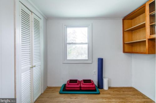 3143 Annandale Rd, Falls Church VA  22042-4243 exterior