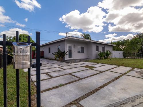 6423 6th Ave, Hialeah, FL 33013-1125