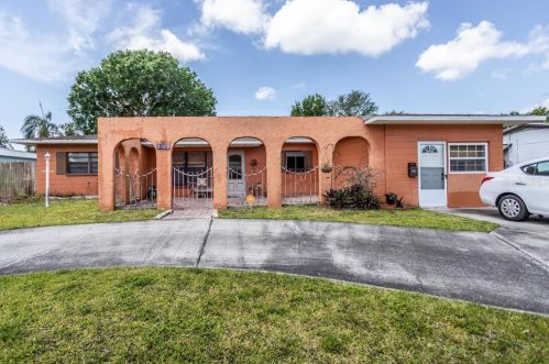 6534 18th Way, Saint Petersburg FL  33702-7146 exterior
