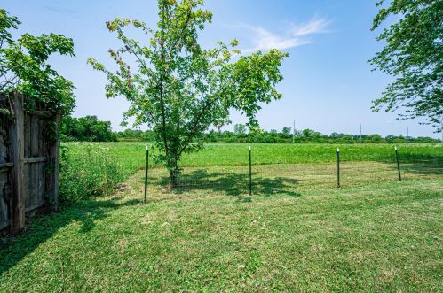 430 Madison Dr, West Jefferson OH  43162-1304 exterior