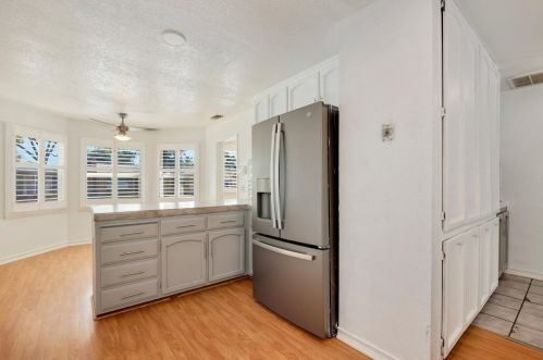 1836 Roble Ave, Modesto CA  95354-1614 exterior