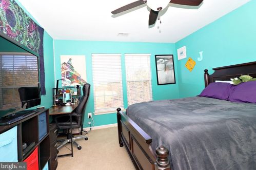 164 Pebble Beach Dr, Charles Town WV  25414-4074 exterior