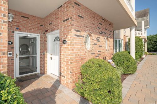72 Sarah Ct, Amityville, NY 11701-1767