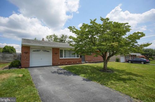 119 Winston Dr, Navy Sup Dpt, PA 17055-3531
