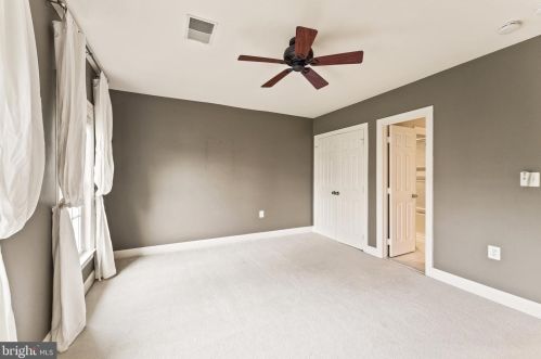 43530 Butler Pl, Leesburg VA 20176-7428 exterior