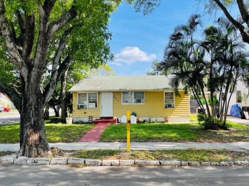 645 32nd St, West Palm Beach, FL 33407-4813