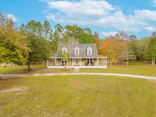 37 Magnolia Dr, Freeport FL  32439-3657 exterior