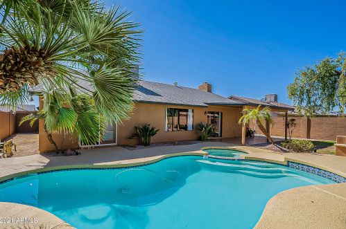 6538 Turquoise Ave, Glendale AZ 85302-1035 exterior