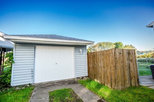 606 Miller St, Latrobe PA  15650-1549 exterior