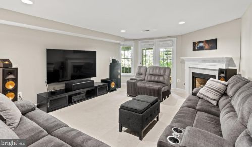 11410 Hollow Timber Ct, Herndon VA  20194-1980 exterior