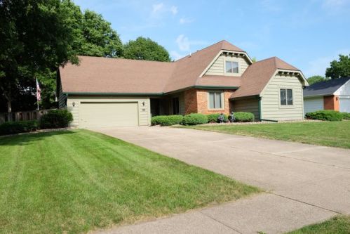 4512 75th St, Des Moines, IA 50322-1132